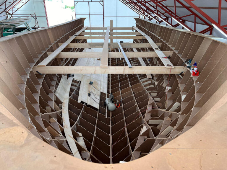 60′ Express Coupe Hull Contruction